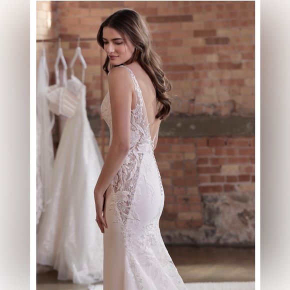 Sottero and Midgley wedding dress. STYLE: Alec 21SW861. Color: Ivory - Picture 6 of 11
